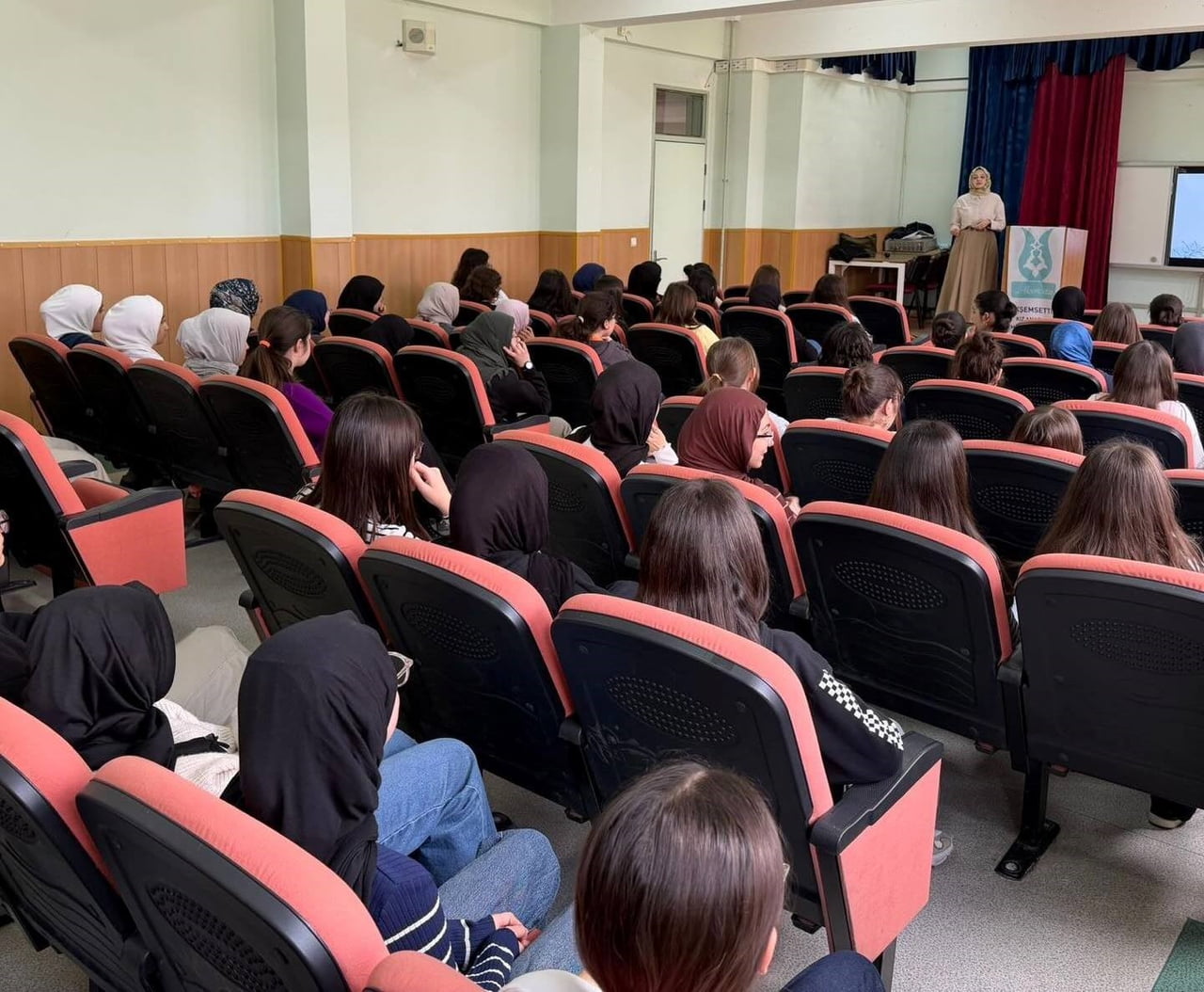 KÜTAHYA AKŞEMSETTİN KIZ AİHL’DE MOTİVASYON PROGRAMI