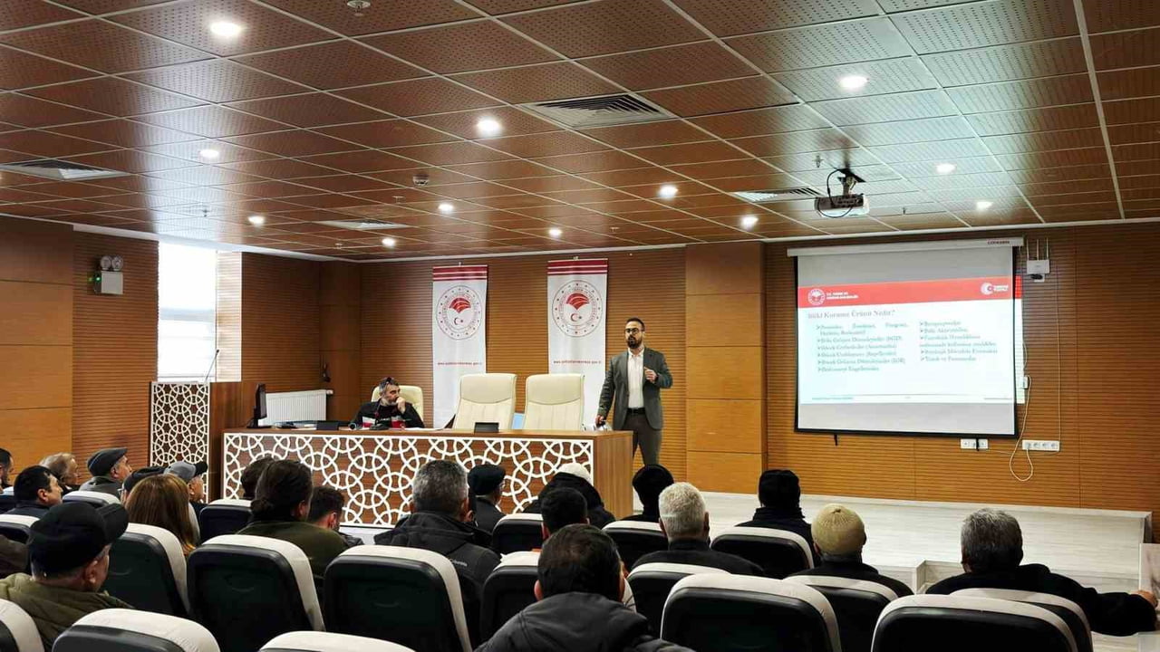 KÜTAHYA’DA BİTKİ KORUMA ÜRÜNLERİ UYGULAYICI EĞİTİMİ DÜZENLENDİ