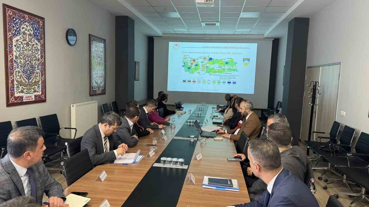 KÜTAHYA’DA KURAKLIK RİSKİ MASAYA YATIRILDI