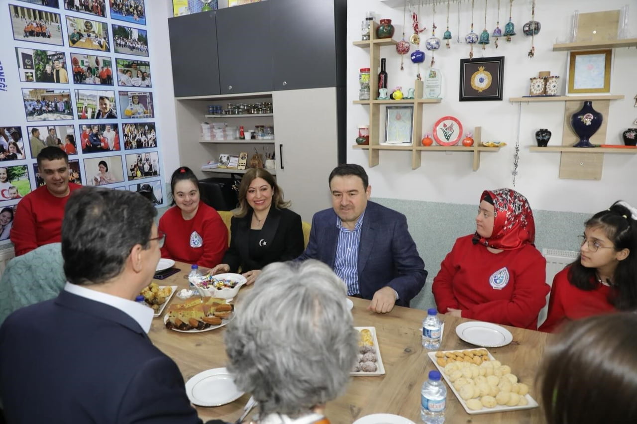 KÜTAHYA’DA "FARKLI DEĞİL, BİRLİKTE" PROJESİ HAYATA GEÇİRİLDİ