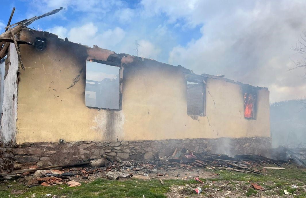 KÜTAHYA’DA SOBADAN ÇIKAN YANGIN CAN ALDI: 76 YAŞINDAKİ KADIN HAYATINI KAYBETTİ