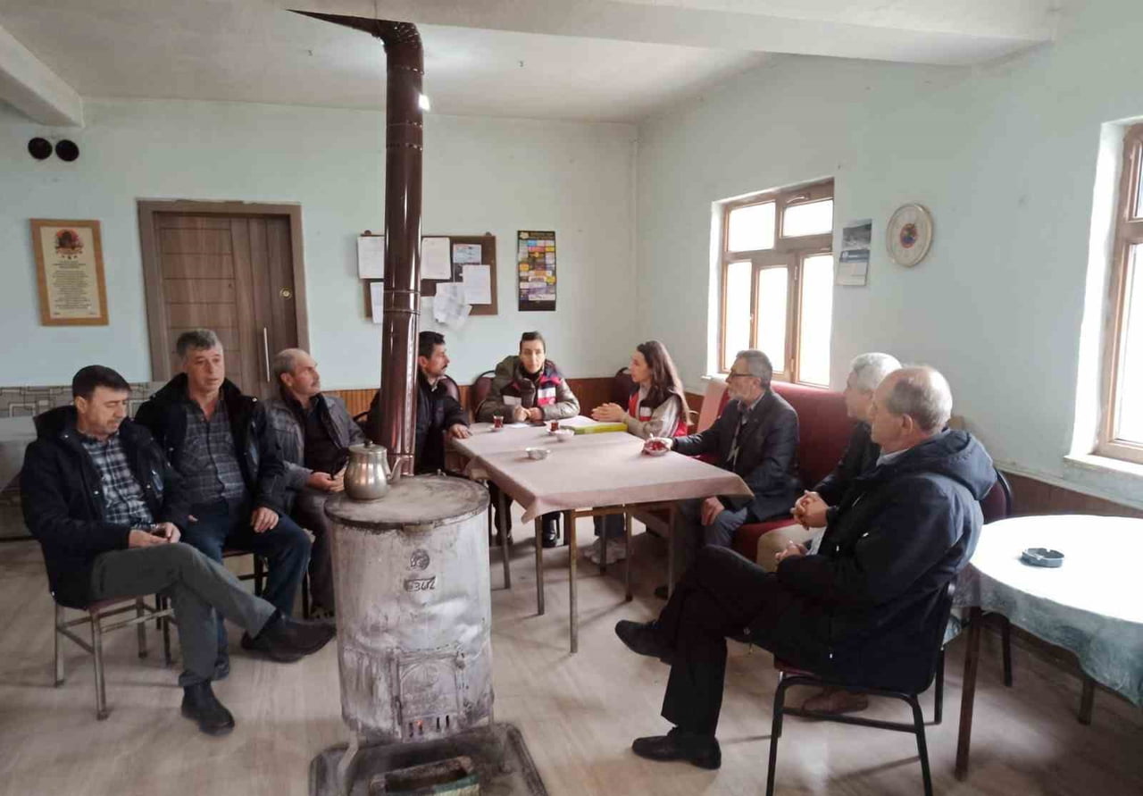 KÜTAHYA’DA YÜZDE 75 HİBELİ AHUDUDU BAHÇELERİNDE KONTROLLER GERÇEKLEŞTİRİLDİ