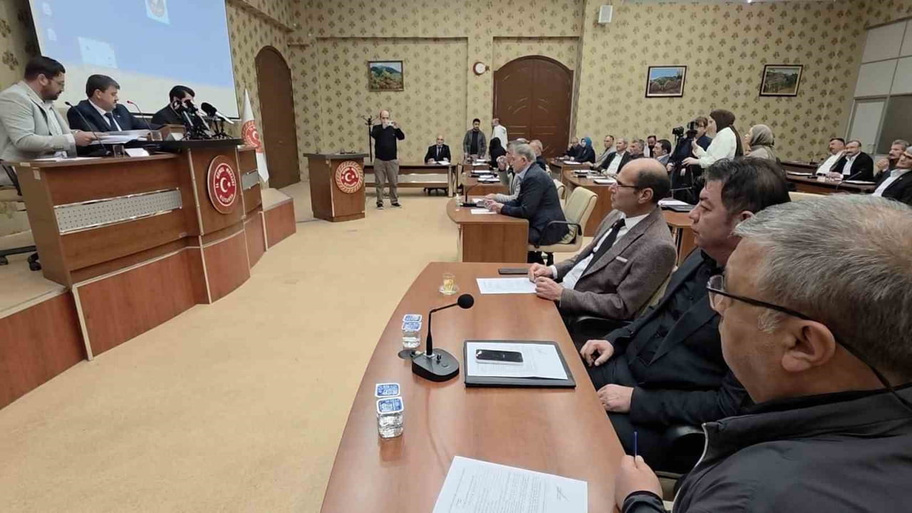 KÜTAHYA İL GENEL MECLİSİ BAŞKANI MUAMMER ÖZCURA YENİDEN SEÇİLDİ