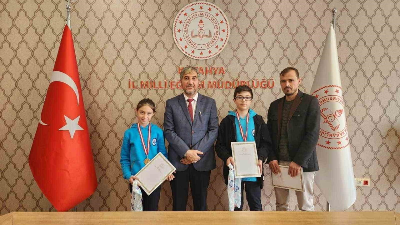 KÜTAHYA’NIN BAŞARILI ÖĞRENCİLER ÖDÜLLENDİRİLDİ