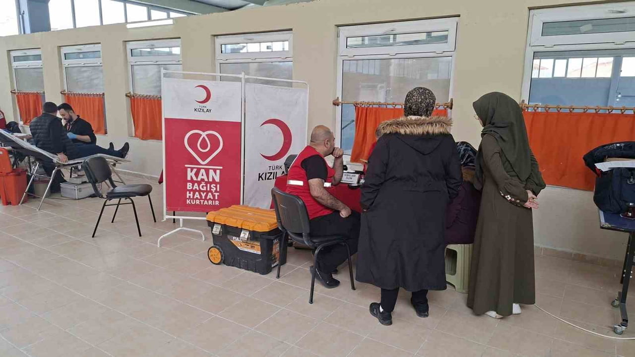 KÜTAHYA’NIN HİSARCIK İLÇESİ CUMHURİYET İLKOKULU’NDA, "OKULUMDA ‘KAN’PANYA VAR" PROJESİ KAPSAMINDA...