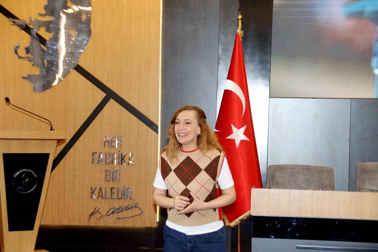 KÜTAHYA OSB’DE "TOPLULUK ÖNÜNDE KONUŞMA VE HİTABET" EĞİTİMİ DÜZENLENDİ