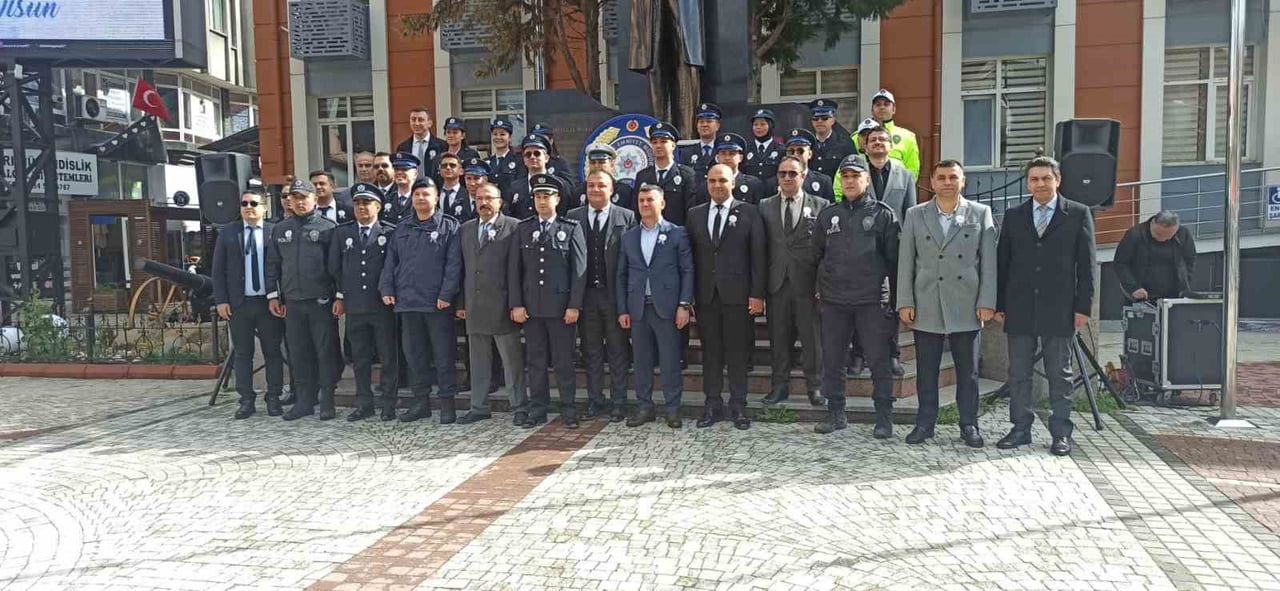 KUTLAMALAR HATIRA FOTOĞRAFI ÇEKİMİNDEN SONRA SONA ERDİ