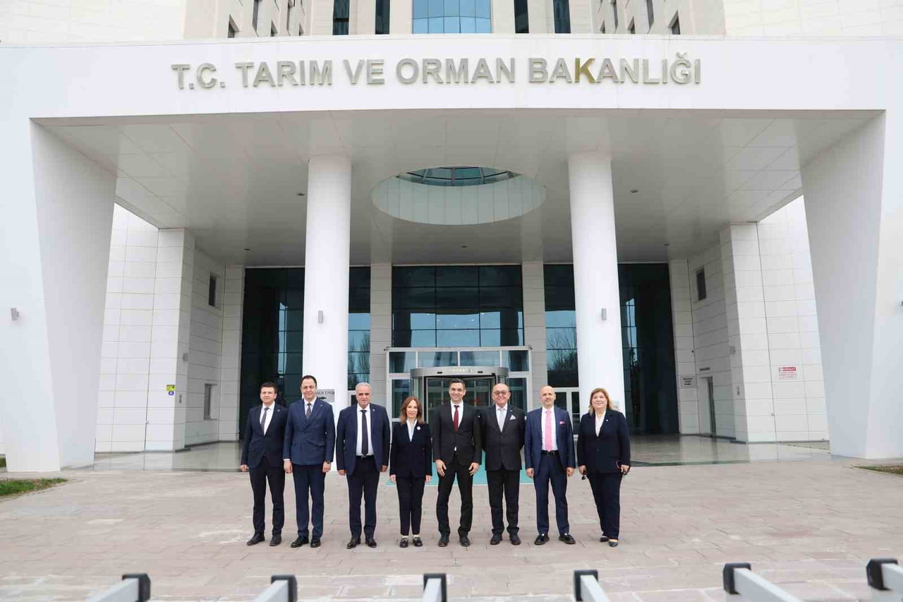 KUTSO HEYETİ, TARIM HAVZALARI DAİRE BAŞKANI DR. EMRE YENİAY’I ZİYARET ETTİ