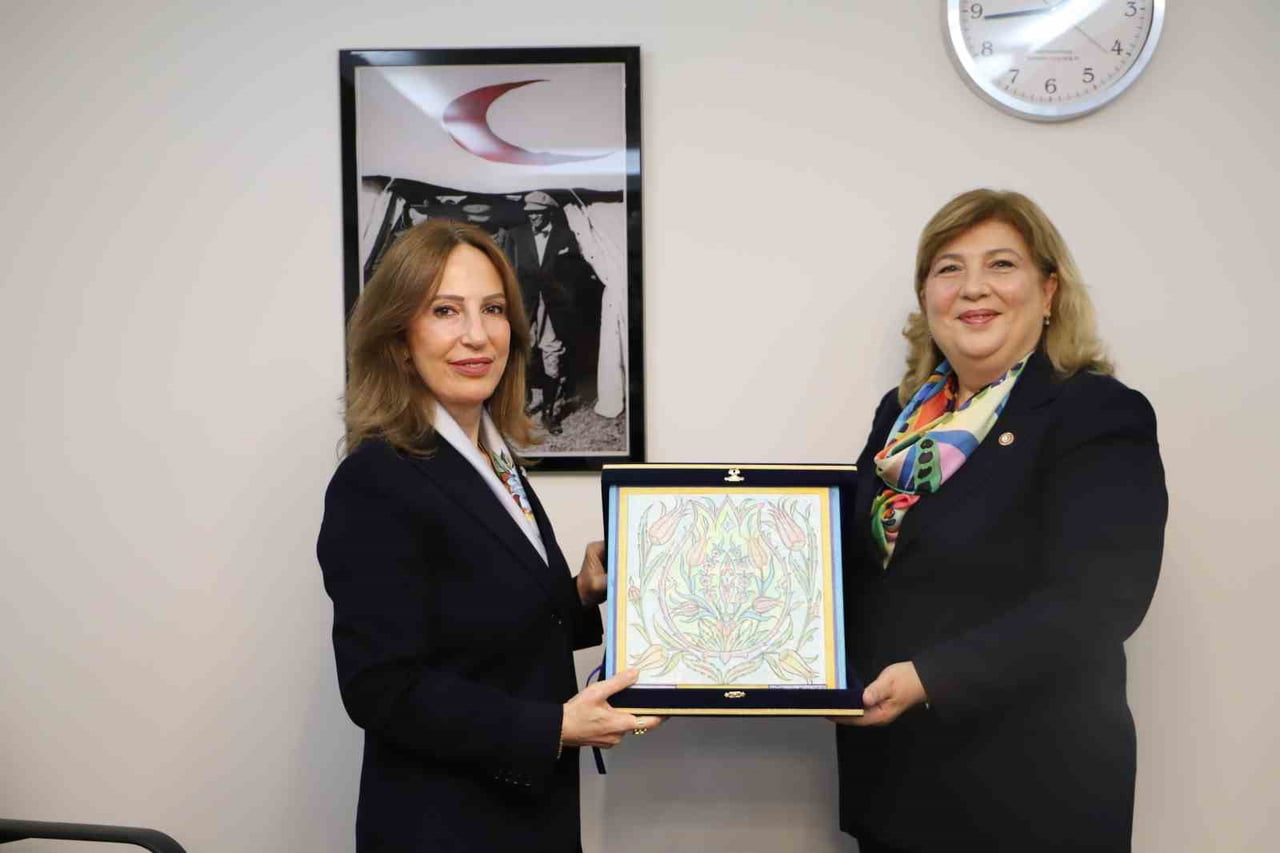 KUTSO HEYETİNDEN TÜRK KIZILAY’A ZİYARET VE TEBRİK