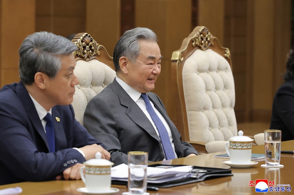 KUZEY KORE LİDERİ KİM JONG-UN, ÇİN DIŞİŞLERİ BAKANI WANG Yİ İLE YAPTIĞI GÖRÜŞMEDE, "KUZEY KORE...