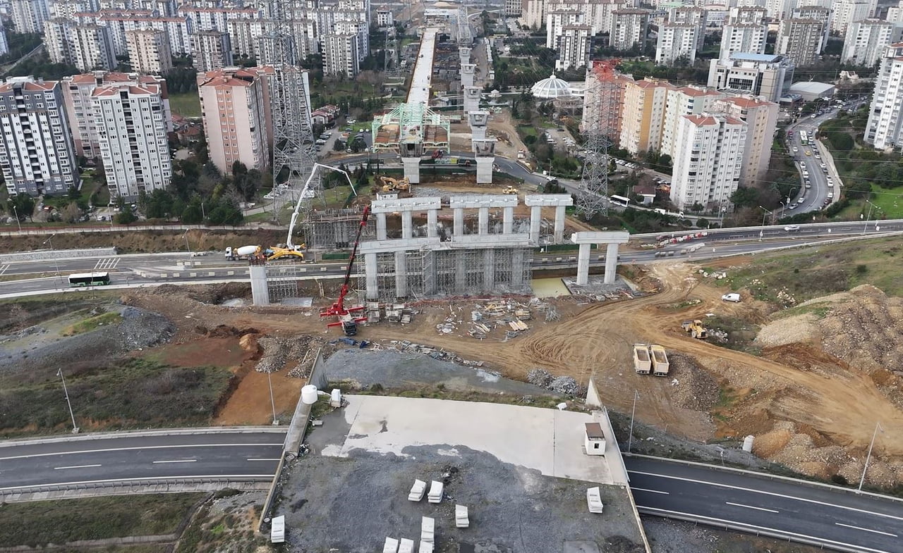 KUZEY MARMARA OTOYOLU’NUN 7. KESİMİ OLAN NAKKAŞ-BAŞAKŞEHİR OTOYOLU PROJESİNDE ÇALIŞMALAR TÜM HIZLA...