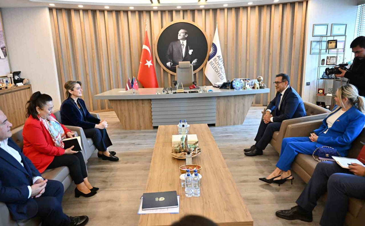 LETONYA ANKARA BÜYÜKELÇİSİ BAHTİJORS HASANS VE BERABERİNDEKİ HEYET ANTALYA BÜYÜKŞEHİR...