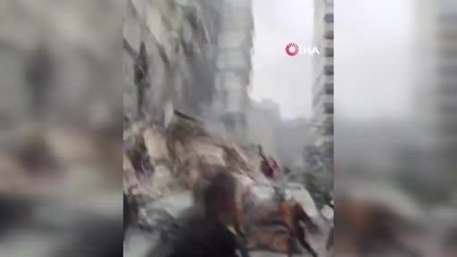 Lübnan Sivil Savunması, İsrail’in Lübnan’ın başkenti Beyrut yanı sıra çeşitli bölgelerine yönelik...