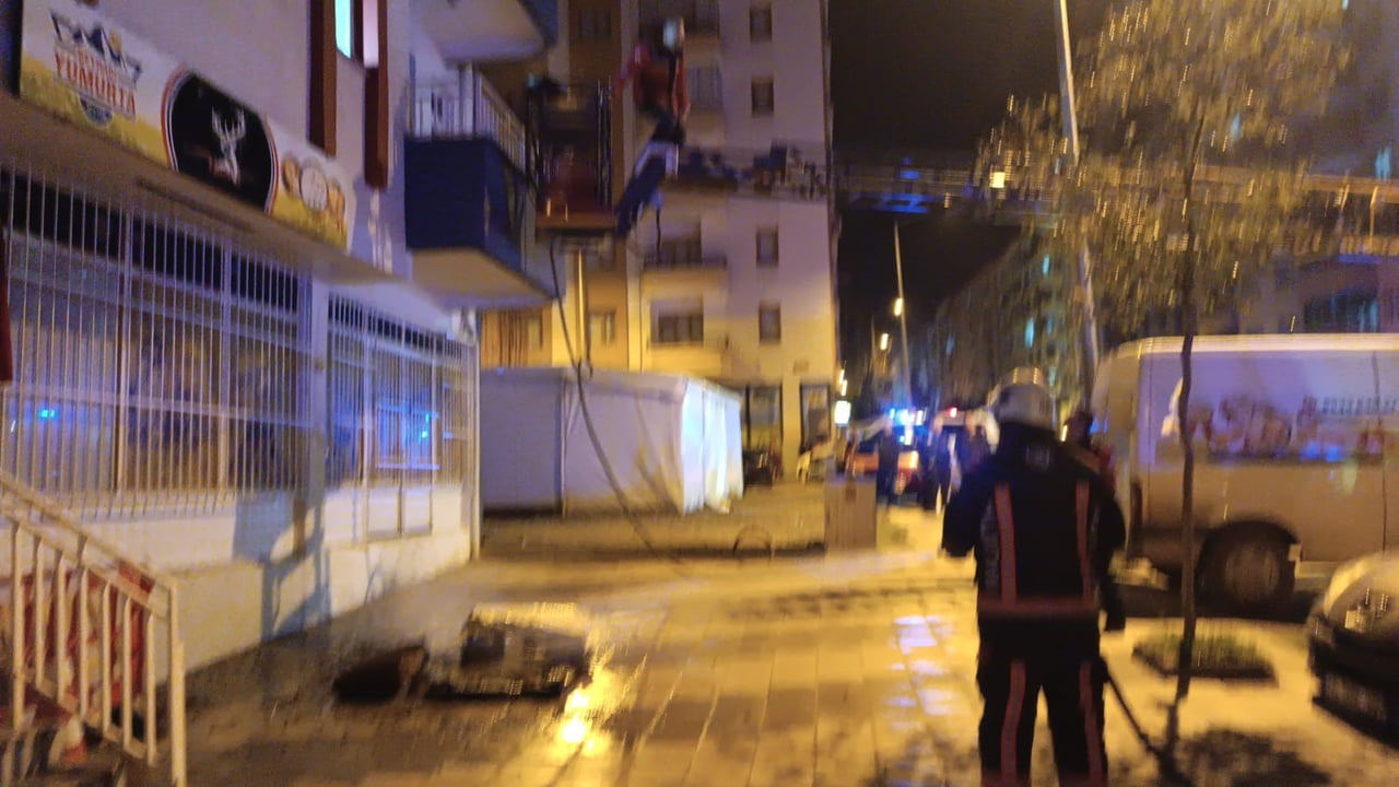 MALATYA'DA EV YANGINI