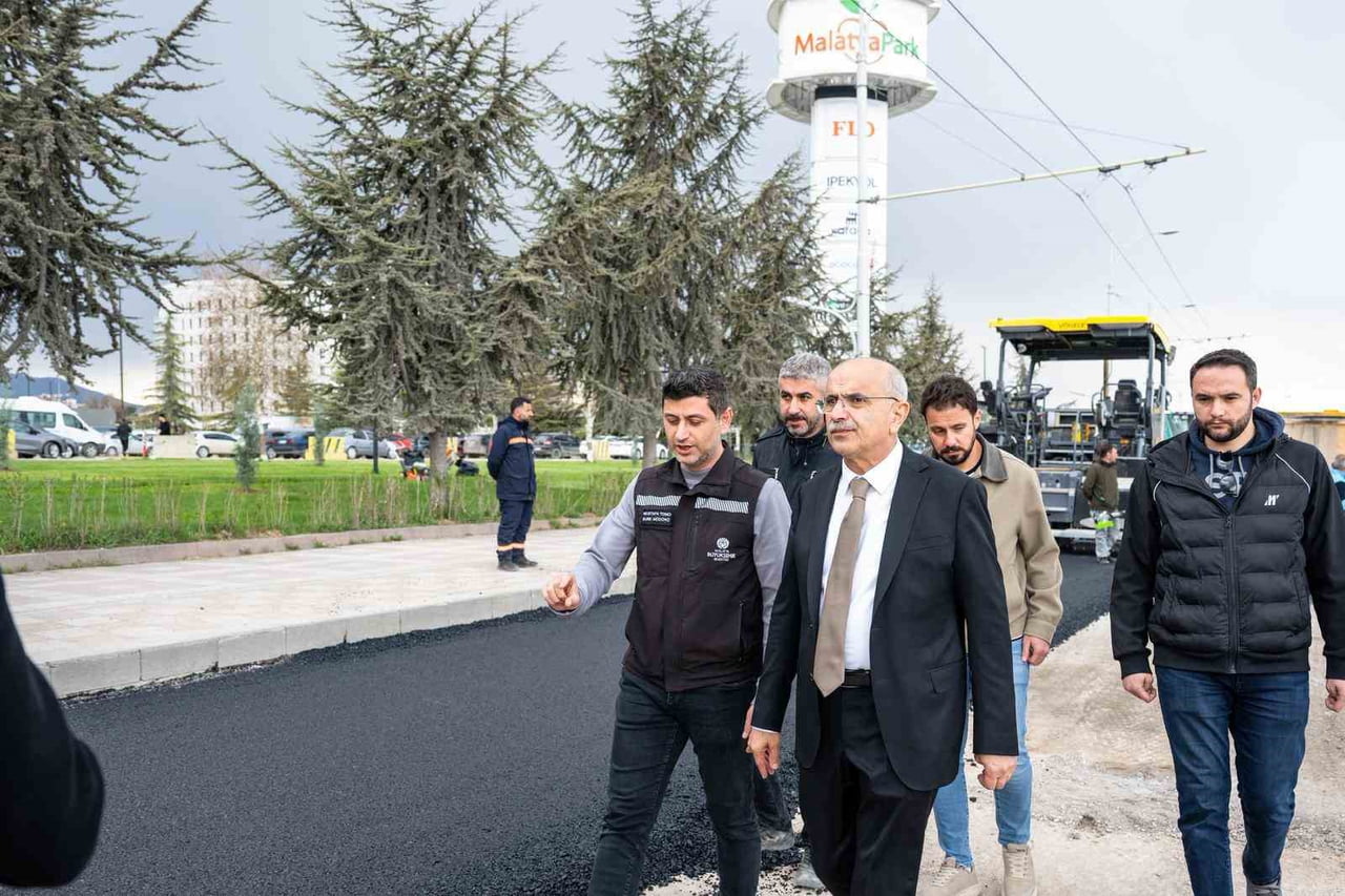 MALATYA’DA ÇEVRE YOLU YAN YOLLARI YENİLENİYOR