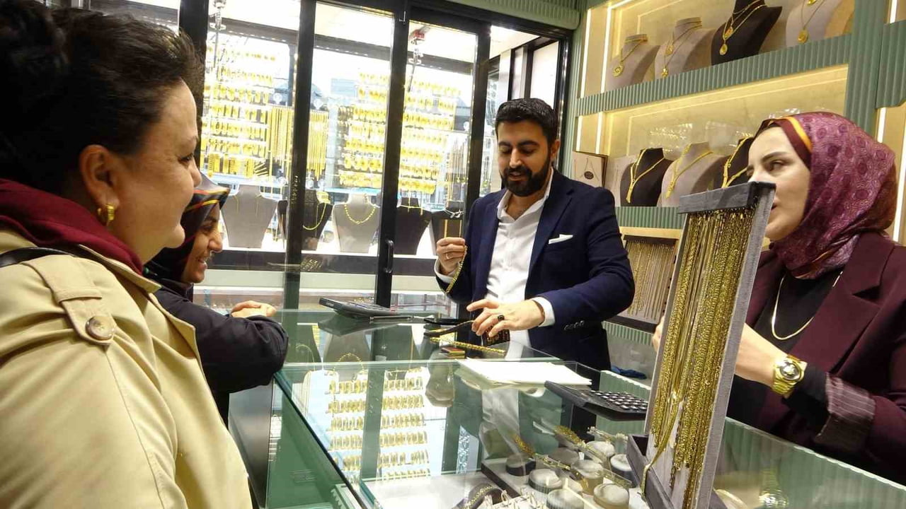 MALATYA’DA YENİ ÇARŞIDA KEPENKLER AÇILIYOR