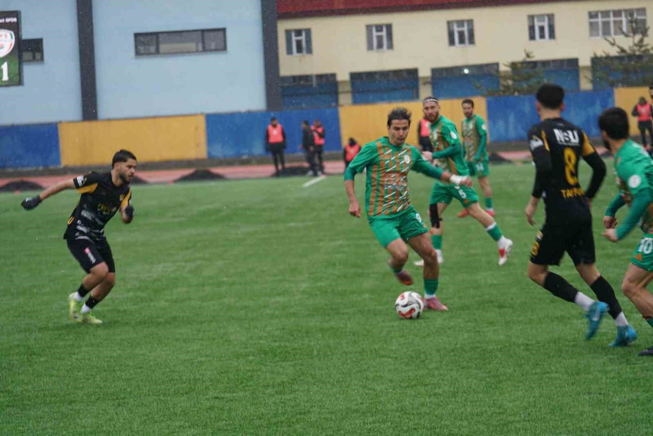 MALATYA YEŞİLYURTSPOR DEPLASMANDA 3 PUANLA DÖNDÜ