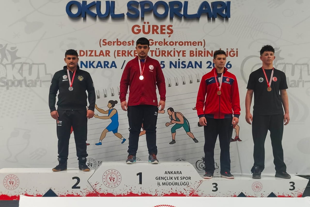 MANAVGAT BELEDİYESİ GÜREŞ KULÜBÜ SPORCUSU UMUT ALTAY, ANKARA’DA DÜZENLENEN OKUL SPORLARI YILDIZ...