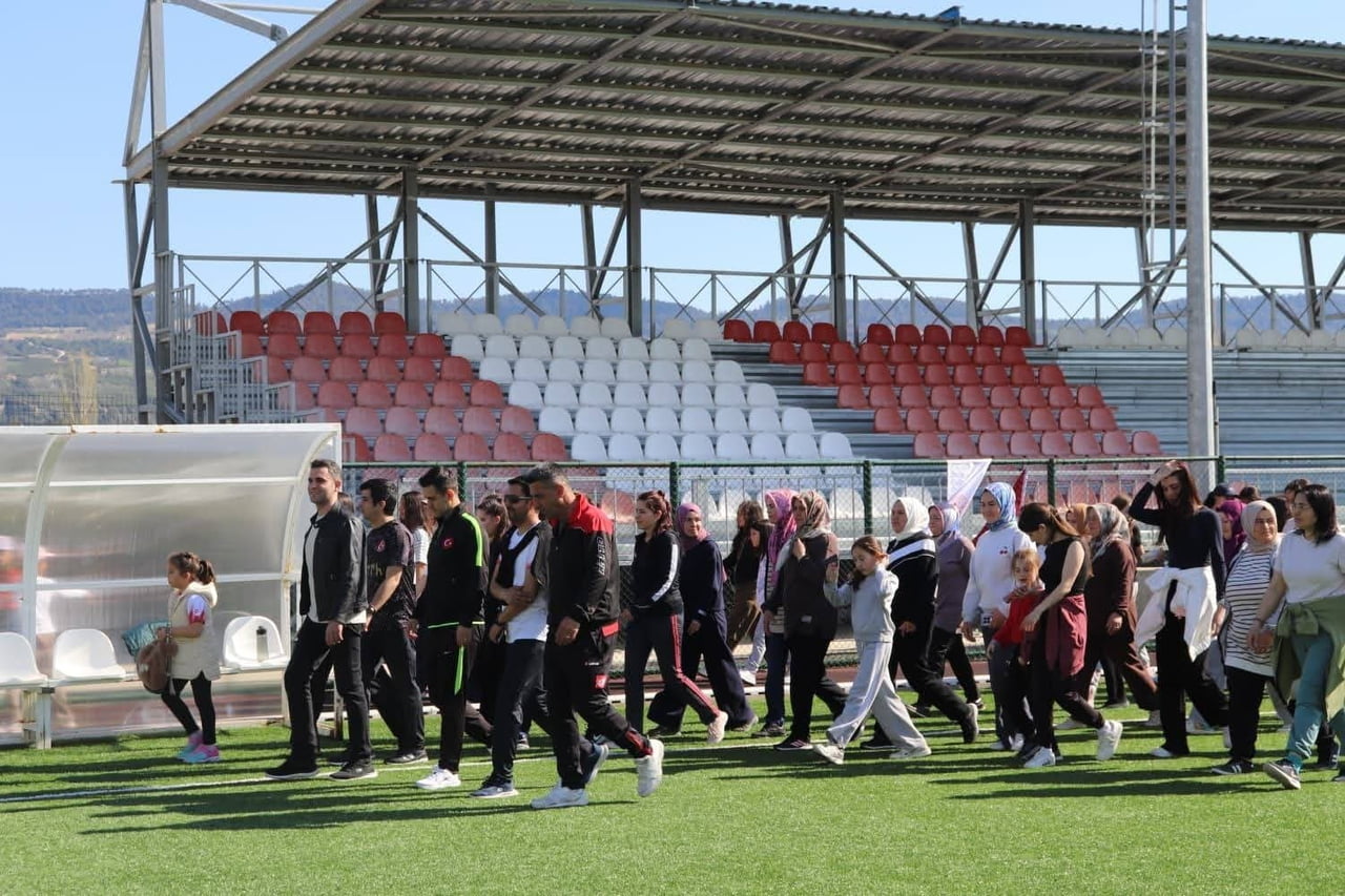 MANİSA'NIN SELENDİ İLÇESİNDE 7 NİSAN DÜNYA SAĞLIK GÜNÜ VE SAĞLIK HAFTASI KAPSAMINDA, TOPLUMDA...
