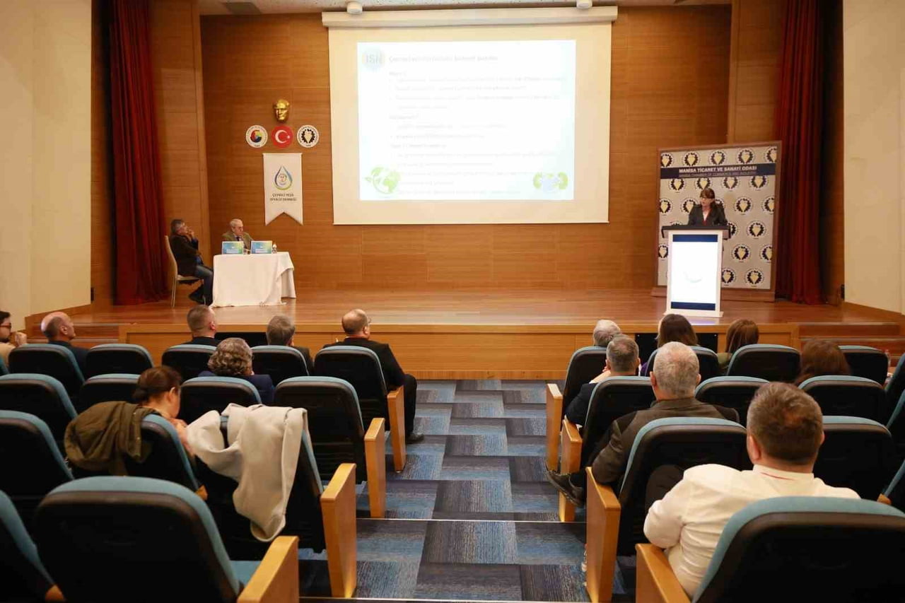 MANİSA’DA DÜZENLENEN SÜRDÜRÜLEBİLİR NEFROLOJİ SEMPOZYUMU’NDA, DİYALİZ TEDAVİSİNDE ORTAYA ÇIKAN SU...