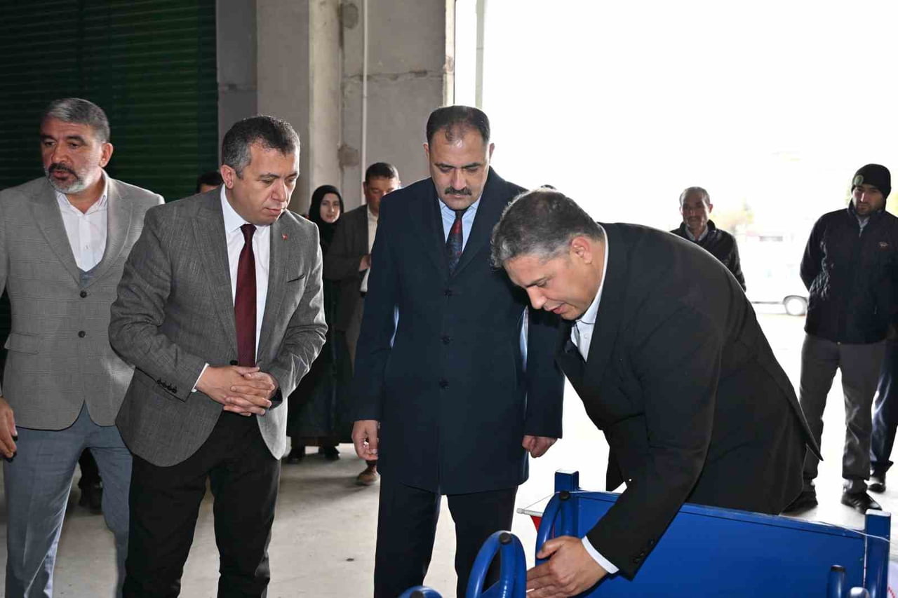 MANİSA’NIN DEMİRCİ İLÇESİNDE, TARIM VE ORMAN BAKANLIĞI’NIN DESTEKLERİYLE KÜÇÜKBAŞ HAYVAN...