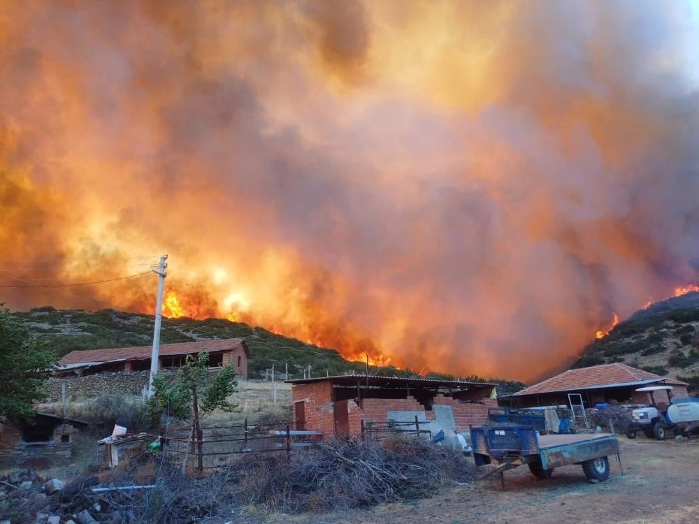 MANİSA’NIN SALİHLİ İLÇE KAYMAKAMLIĞI, ORMAN YANGINLARININ ÖNLENMESİ AMACIYLA ÖNEMLİ BİR KARAR...