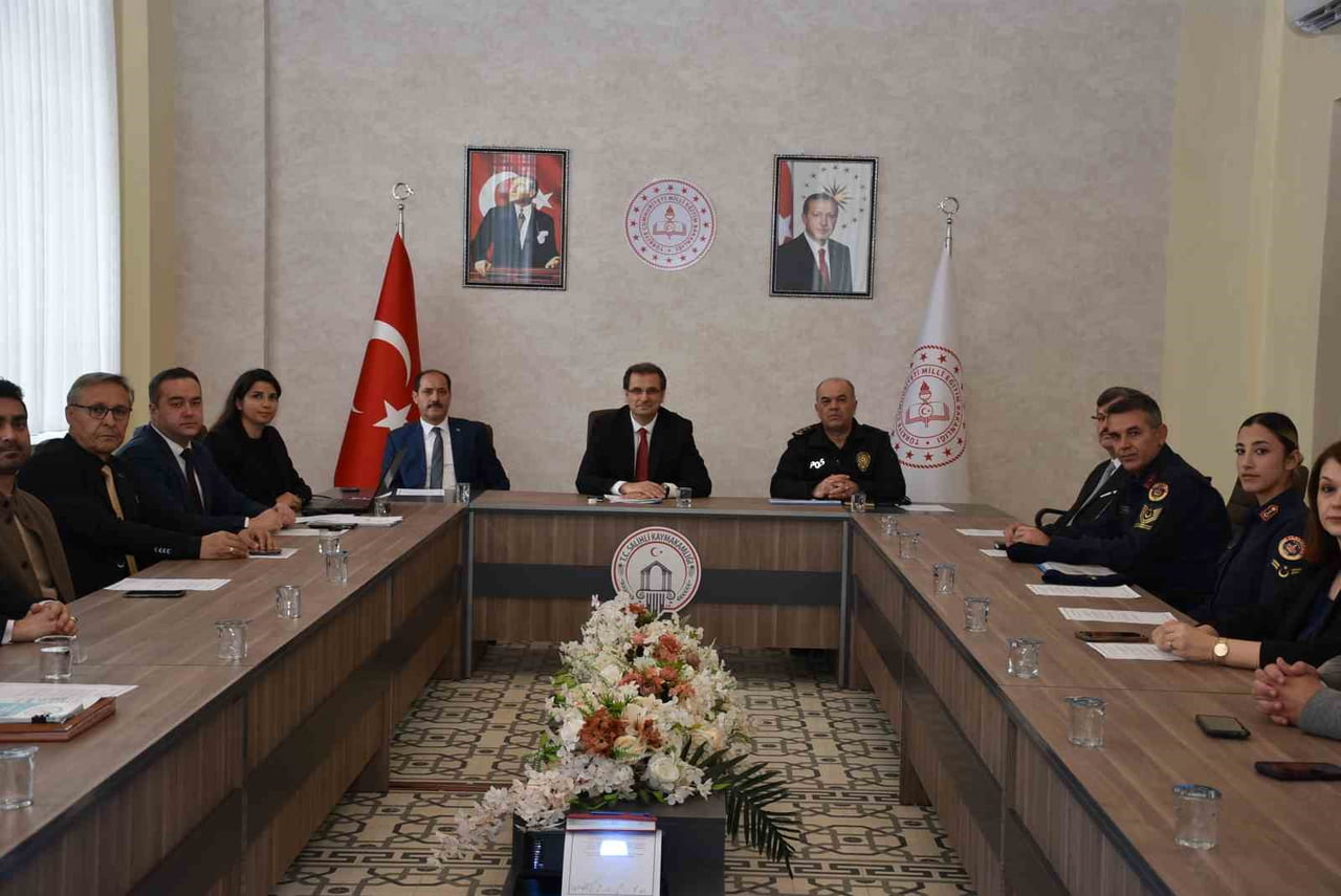 MANİSA’NIN SALİHLİ İLÇESİNDE BAĞIMLILIKLA MÜCADELE KAPSAMINDA YÜRÜTÜLEN ÇALIŞMALAR, DÜZENLENEN...