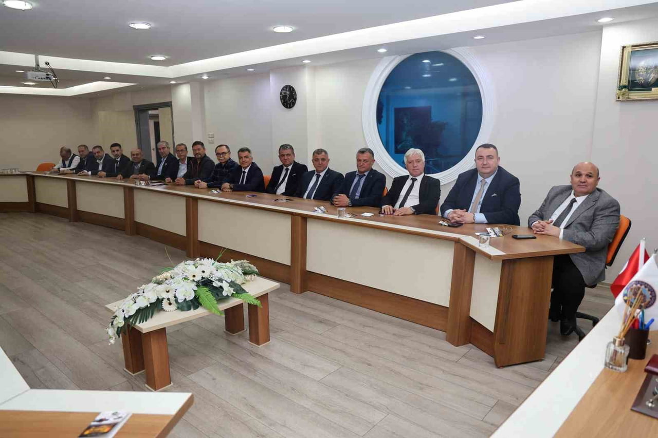 MANİSA’NIN SALİHLİ İLÇESİNDE FAALİYET GÖSTEREN ESNAF VE MESLEK ODALARININ BAŞKANLARI, TİCARET VE...