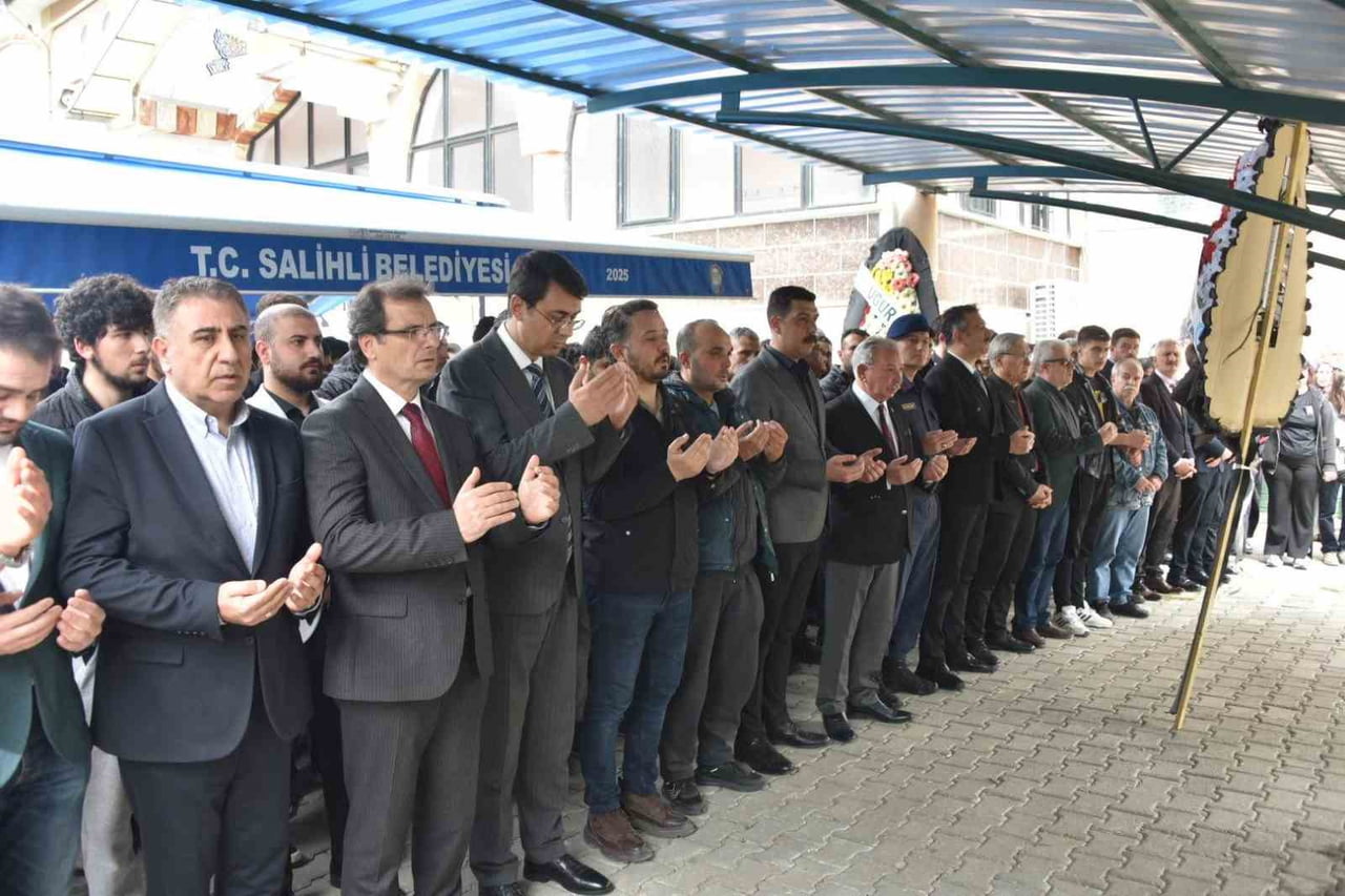 MANİSA’NIN SALİHLİ İLÇESİNDE MEYDANA GELEN TRAFİK KAZASINDA YAŞAMINI YİTİREN 17 YAŞINDAKİ LİSE...