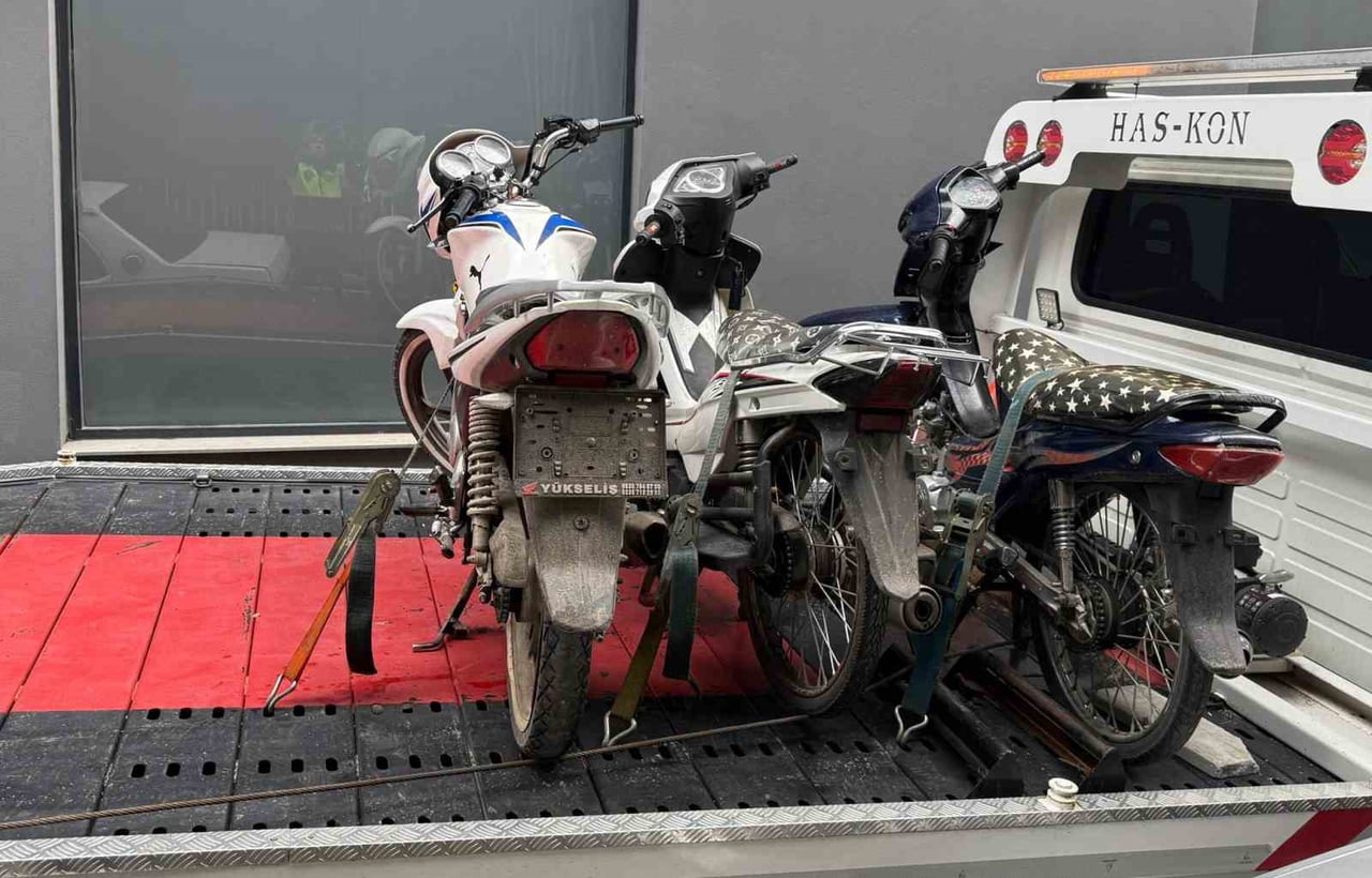 MANİSA’NIN SALİHLİ İLÇESİNDE POLİS EKİPLERİ TARAFINDAN GERÇEKLEŞTİRİLEN TRAFİK DENETİMLERİNDE...