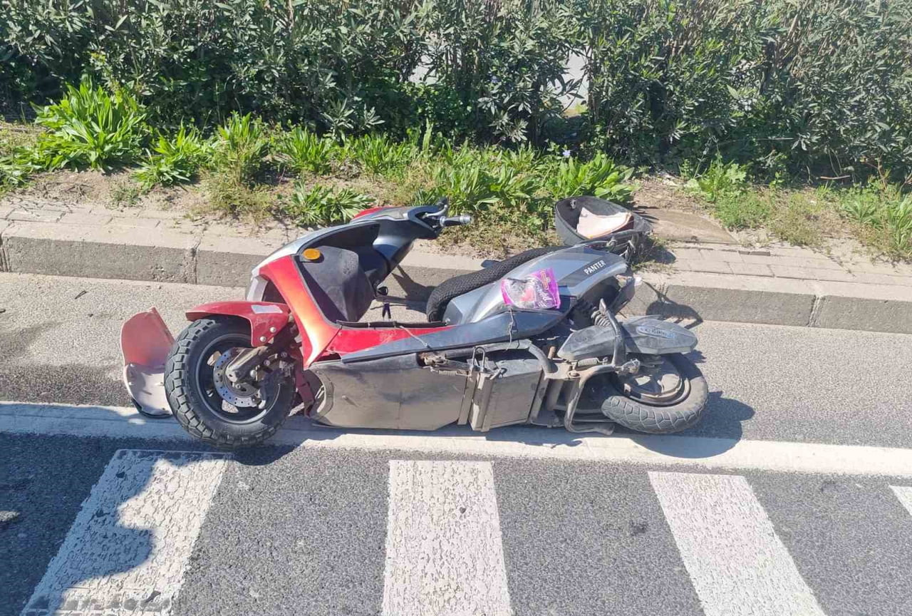 MANİSA’NIN SALİHLİ İLÇESİNDEKİ D300 KARAYOLUNDA ELEKTRİKLİ BİSİKLET(EKOBİS) İLE MOTOSİKLETİN...