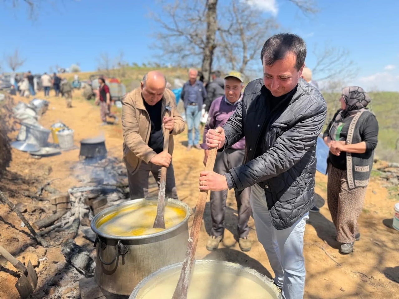 MANİSA’NIN SARIGÖL İLÇESİNE BAĞLI KIZILÇUKUR MAHALLESİ’NDE YILLARDIR SÜRDÜRÜLEN YAĞMUR DUASI...