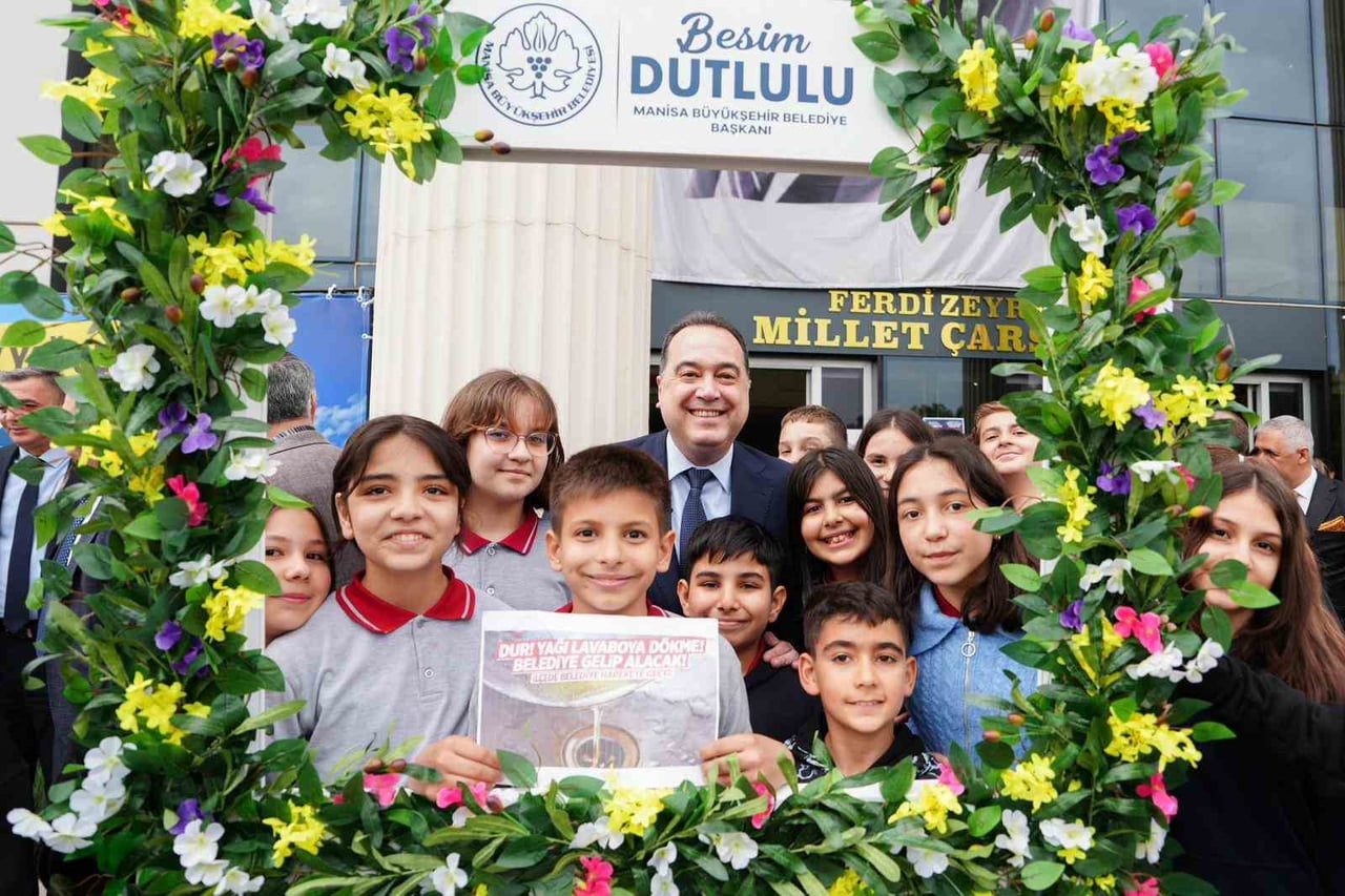 MANİSALILAR EVLERİNDE BİRİKTİRDİKLERİ ATIK YAĞLARI TESLİM EDEREK HEM DOĞANIN KORUNMASINA HEM DE...