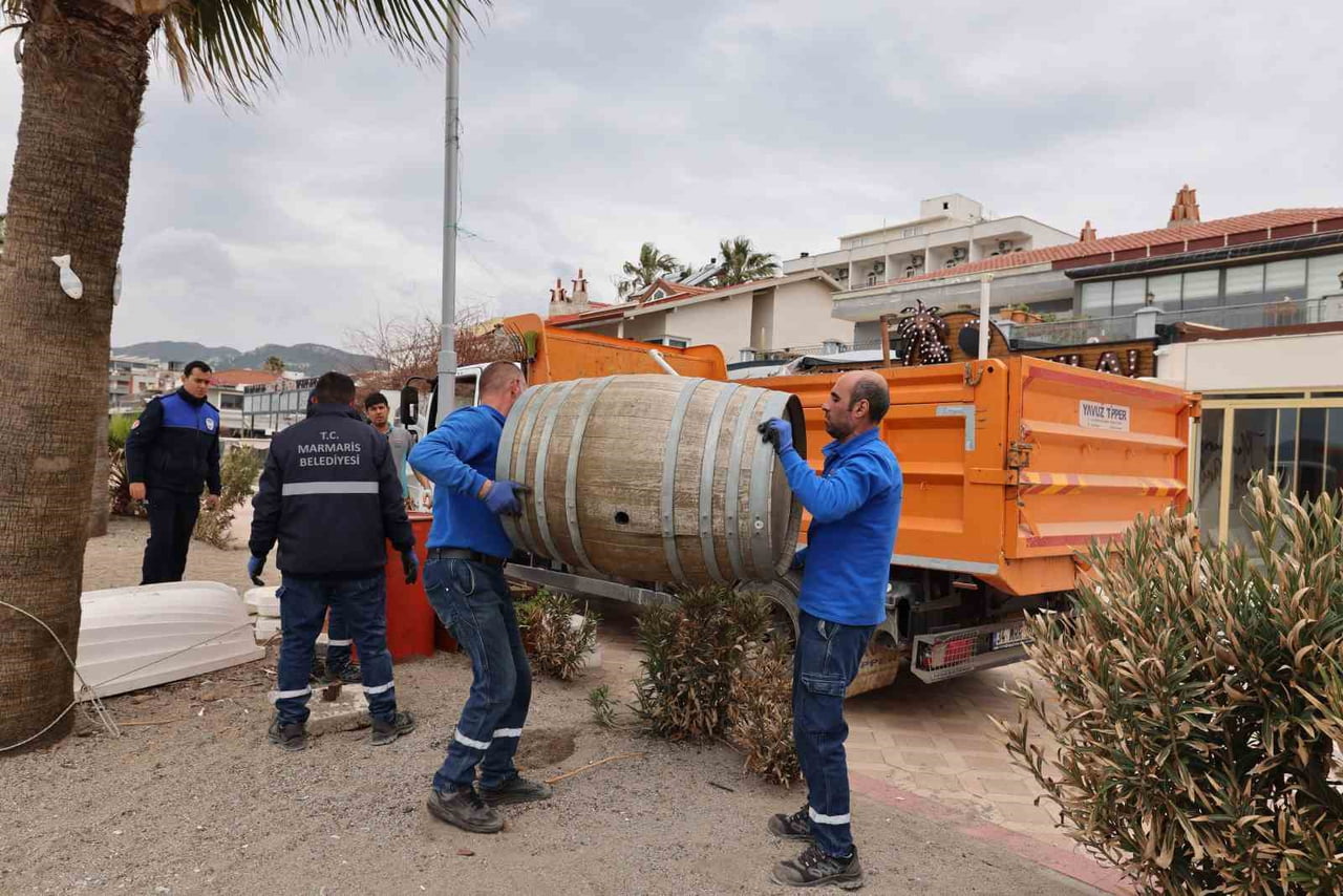 MARMARİS BELEDİYE BAŞKANI ACAR ÜNLÜ, UZUNYALI’DA SEZON ÖNCESİ İNCELEMELERDE BULUNARAK HAZIRLIKLAR...