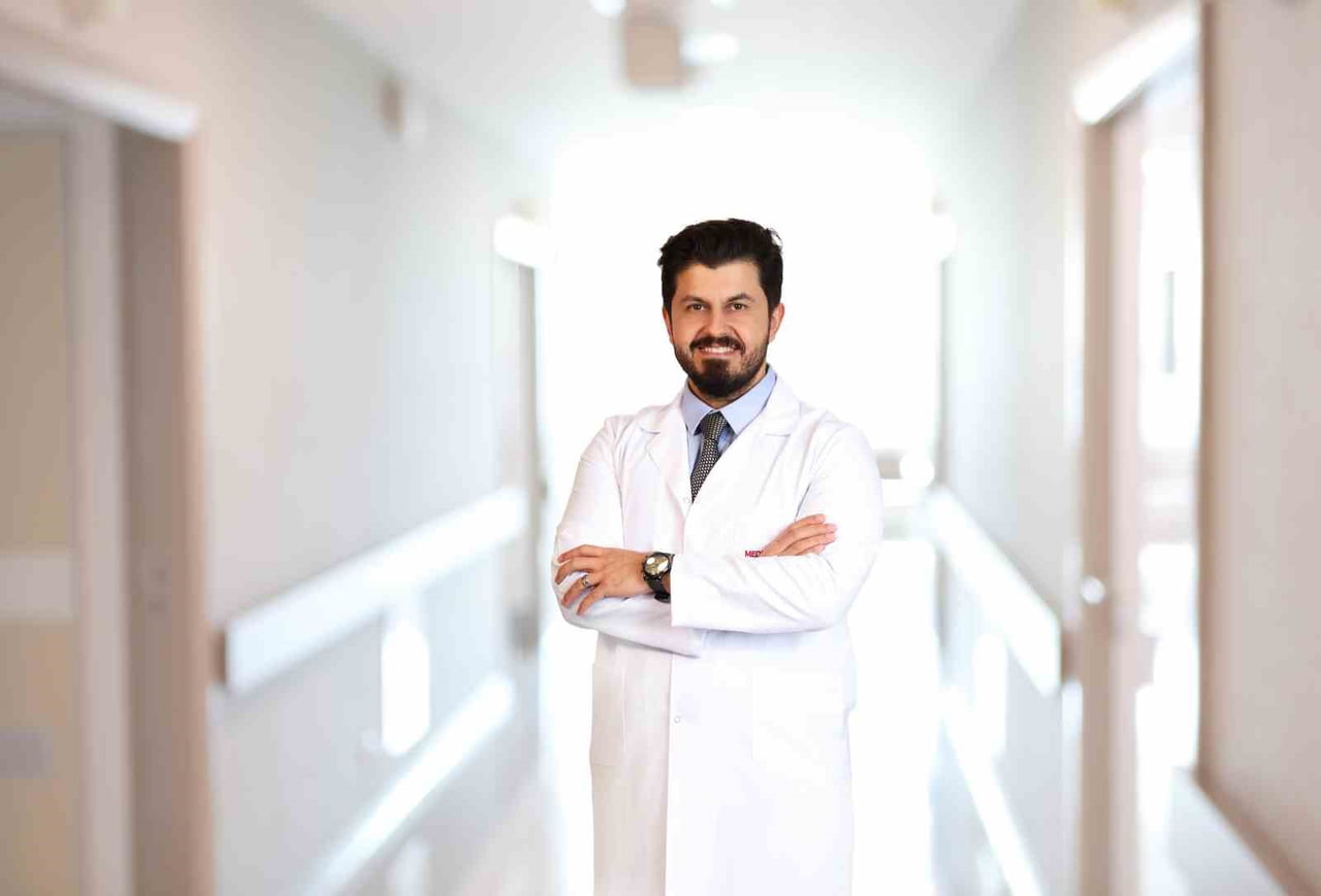 MEDİCAL PARK İSTANBUL ONKOLOJİ HASTANESİ GENEL CERRAHİ UZMANI DOÇ. DR. HAKAN UZUNOĞLU