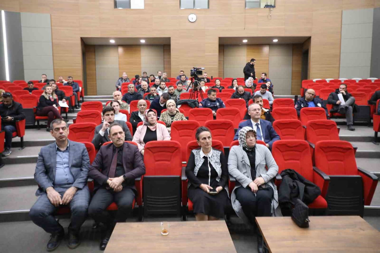 MELİKGAZİ BELEDİYESİ HİZMET İÇİ EĞİTİM KALİTESİNİ ARTIRMAK VE PERSONELİN GELİŞİMİNİ DESTEKLEMEK...