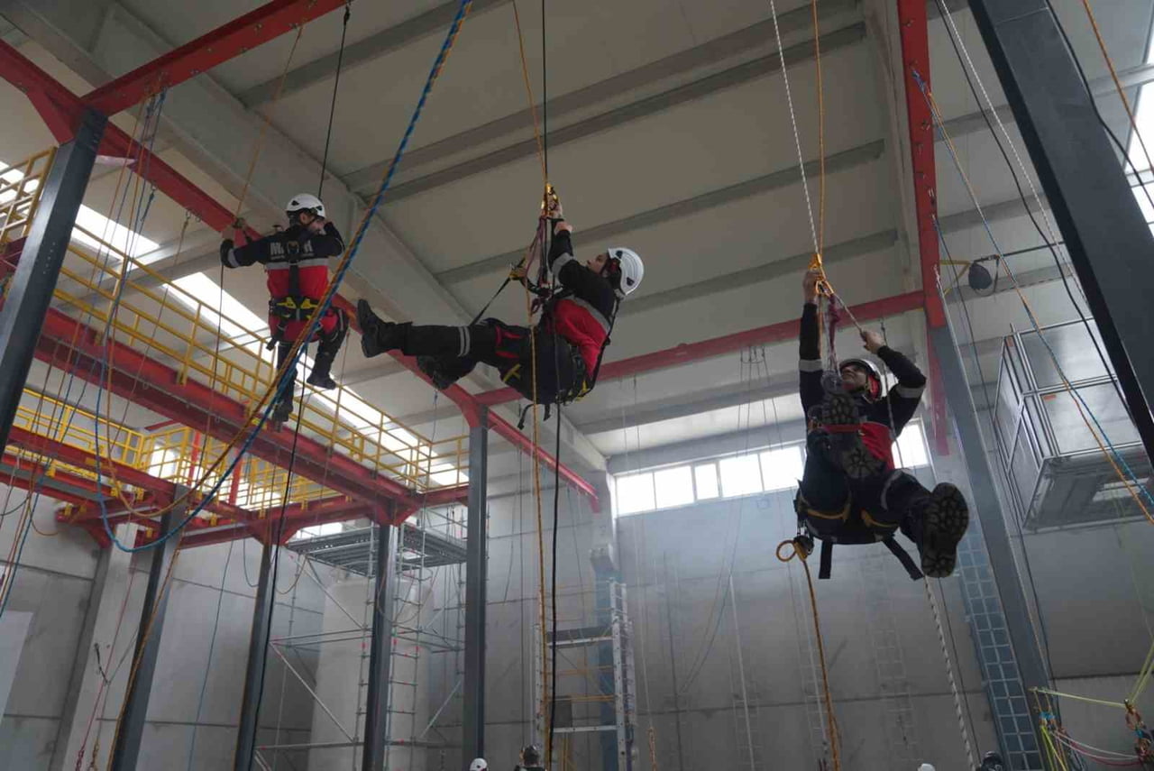 MENEMEN BELEDİYESİ BÜNYESİNDE HİZMET VEREN MENEMEN ARAMA KURTARMA (MAKUR) DEPREM, YANGIN VE SEL...