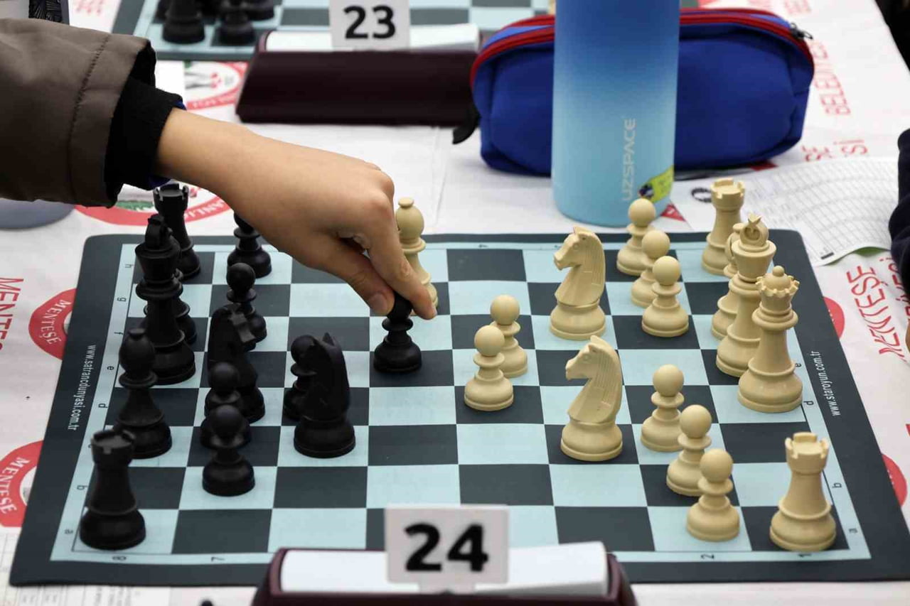 MENTEŞE'DE 23 NİSAN'A ÖZEL SATRANÇ TURNUVASI
