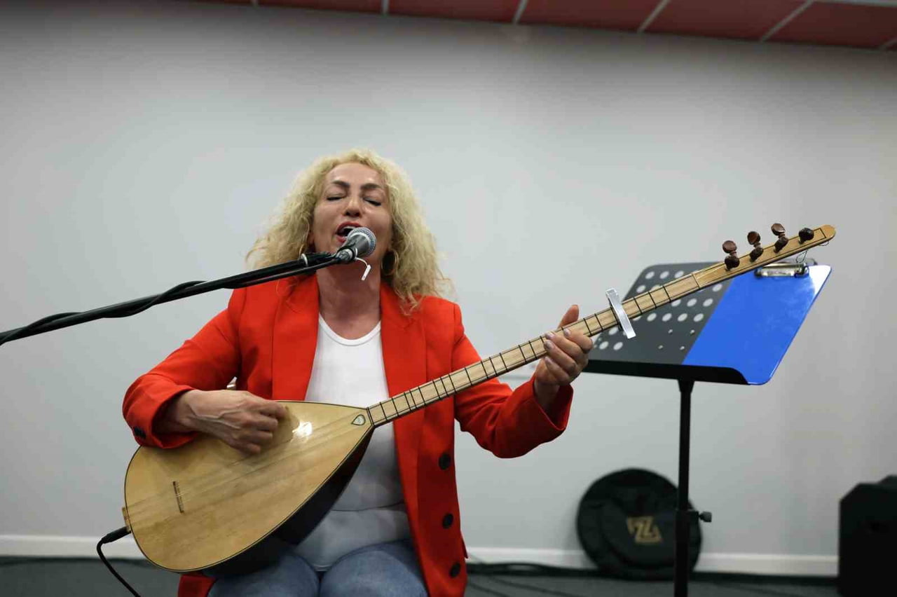 MENTEŞE BELEDİYESİ TARAFINDAN MUĞLA BÜYÜKŞEHİR BELEDİYESİ HASAN ÖZCAN YAŞAM EVİNDE KALAN YAŞLI...