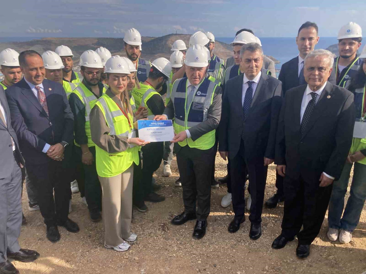 MERSİN'DE YAPIMI SÜREN AKKUYU NÜKLEER GÜÇ SANTRALİ'Nİ (NGS) MÜHENDİS ADAYLARIYLA ZİYARET EDEN...