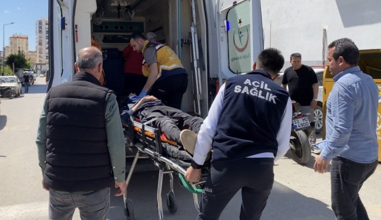 MERSİN'İN ERDEMLİ İLÇESİNDE MOTOSİKLET ÜZERİNDE DENGESİNİ KAYBEDEN SÜRÜCÜ DÜŞEREK...