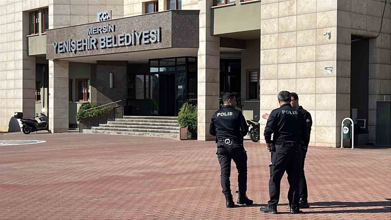 MERSİN'İN YENİŞEHİR BELEDİYESİ'NE YÖNELİK RÜŞVET VE İHALEYE FESAT KARIŞTIRMA SUÇLARINDAN...