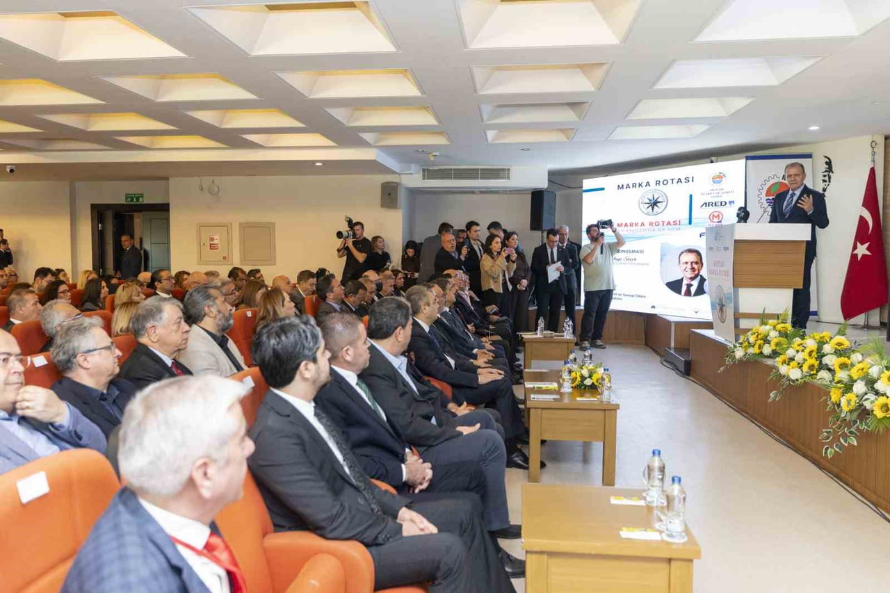 MERSİN BÜYÜKŞEHİR BELEDİYE BAŞKANI VAHAP SEÇER, MERSİN TİCARET VE SANAYİ ODASI (MTSO) TARAFINDAN...