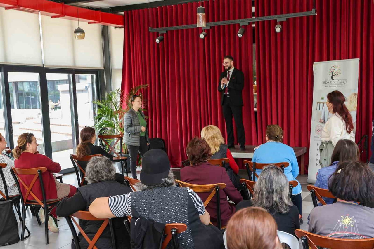 MERSİN’DE MEZİTLİ BELEDİYESİNİN ÜCRETSİZ KURS VE ATÖLYELERİ, VATANDAŞLARA HEM YENİ BECERİLER...