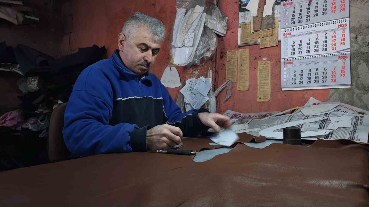 MESLEK HAYATINA ÇOCUK YAŞTA ADIM ATTIĞINI ANLATAN BİR, İŞİNE DUYDUĞU TUTKUNUN BAŞARISINDAKİ TEMEL...