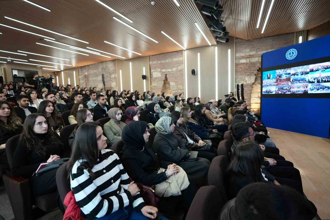 MİLLÎ EĞİTİM AKADEMİSİ HAZIRLIK EĞİTİMİ, 7 İLDE BULUNAN 12 AKADEMİ UYGULAMA MERKEZİ’NDE EŞ ZAMANLI...