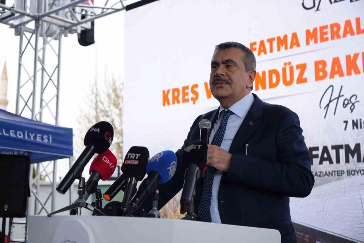 MİLLİ EĞİTİM BAKANI YUSUF TEKİN, GAZİANTEP'TE HAYIRSEVER AİLE TARAFINDAN YAPIMI TAMAMLANAN...