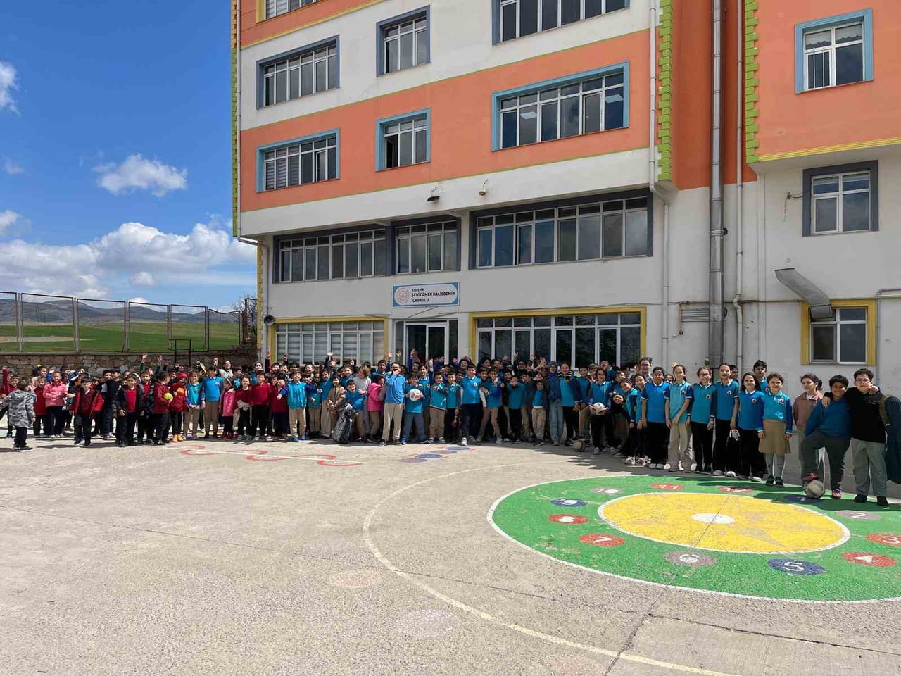 MİLLİ EĞİTİM BAKANLIĞI TARAFINDAN TÜRKİYE GENELİNDEKİ OKULLARDA BAŞLATILAN GAZZE’YE YARDIM...