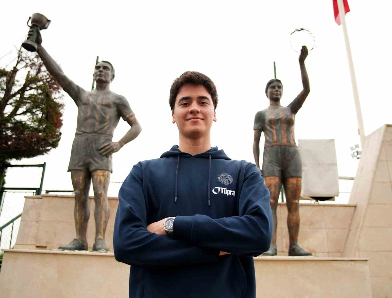 MİLLİ YÜZÜCÜ KUZEY TUNÇELLİ