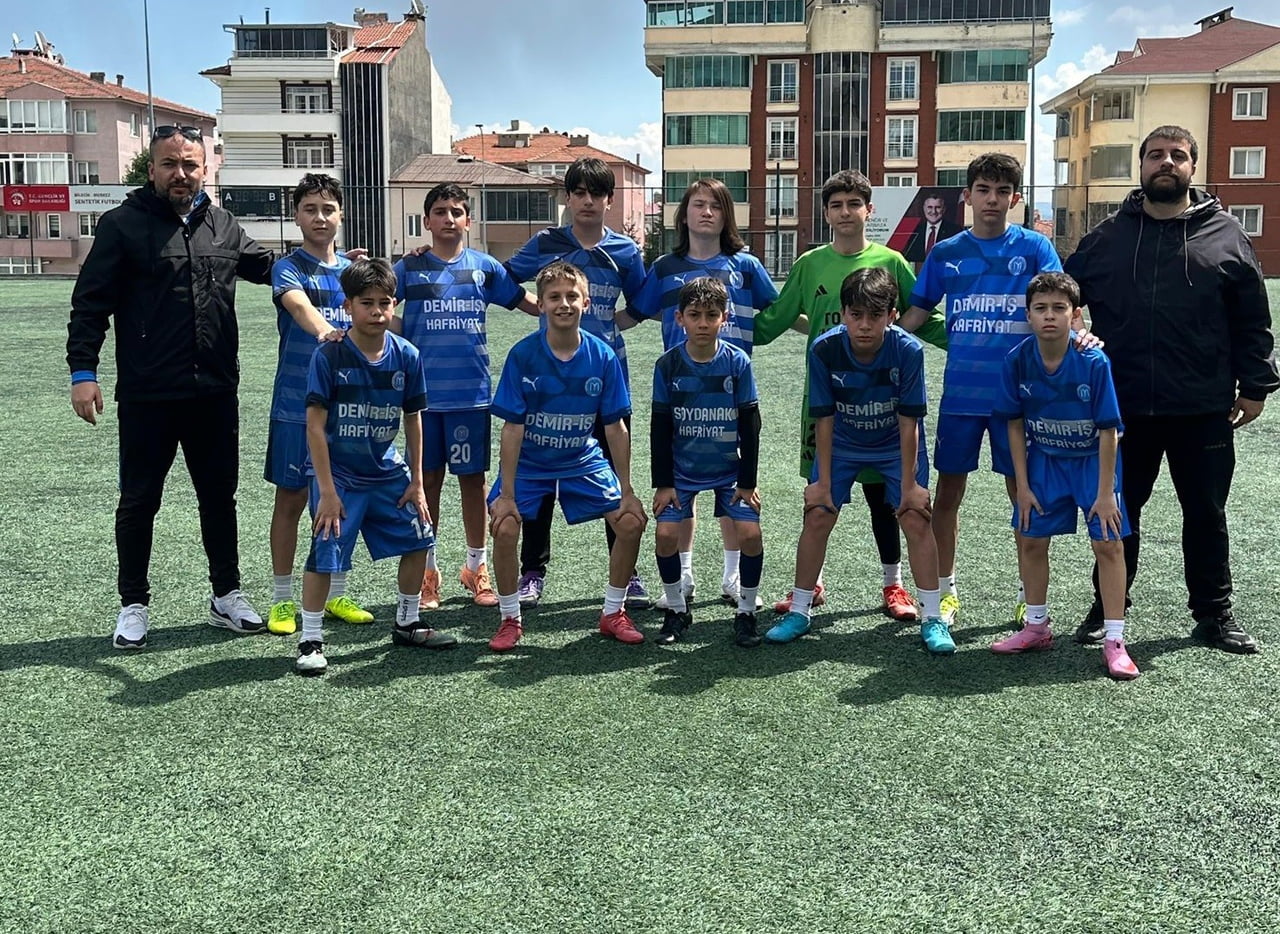 MİNİKLER HAZIRLIK MAÇINDA GOL OLDU YAĞDI